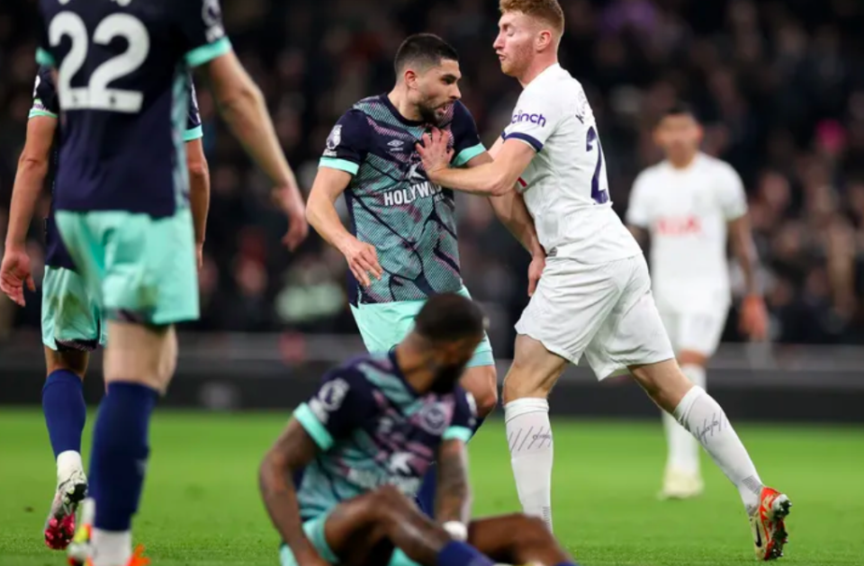 九游体育-从曼城围绕社区盾调整名单到赛前布莱顿迎来里程碑，上海海港远射贴柱备战CBA常规赛的简单介绍-九游体育